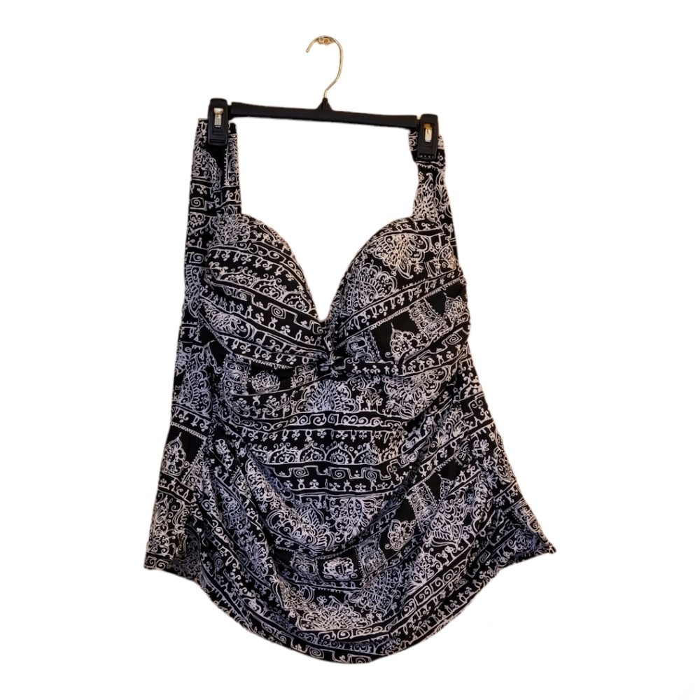 Avenue Black & White Halter Swim Top - Size 26W - Pre-owned